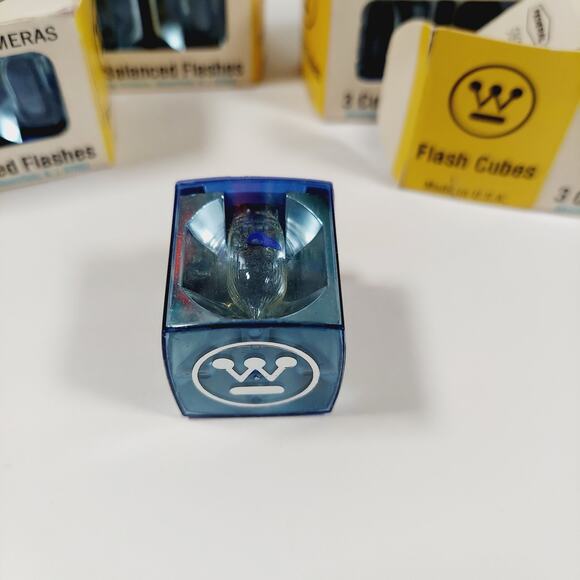 Vintage Flash Cubes Lot Westinghouse 4 Boxes 12 Camera Flashcubes 48 Flashes - Picture 10 of 12